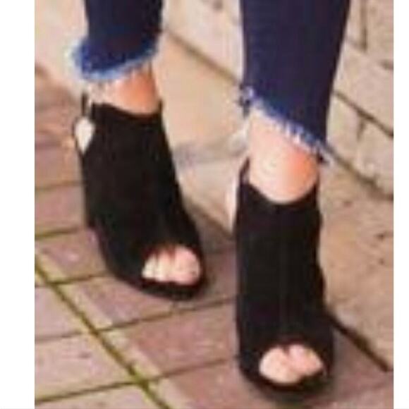 MARC FISHER BROWN SUEDE PEEP TOE HEELS SIZE 6M - Picture 1 of 7